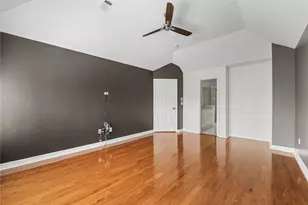 1739 French Village Dr, Houston, TX 77055 - Photo 11