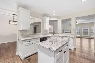 8227 Shady Grove, Baytown, TX 77523 - Photo 11