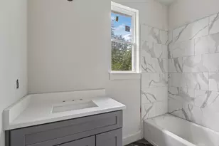 2025 Oak Forest Dr, Houston, TX 77018 - Photo 17