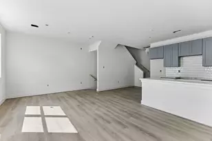 2025 Oak Forest Dr, Houston, TX 77018 - Photo 9