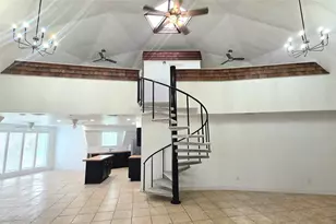 2104 Hedgerose Ln, Bay City, TX 77414 - Photo 7