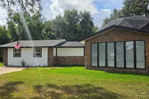 2104 Hedgerose Ln, Bay City, TX 77414 - Photo 5
