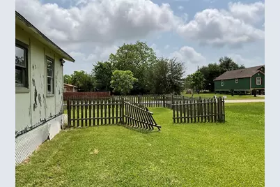 6708 Hawthorne Road, Hitchcock, TX 77563 - Photo 9
