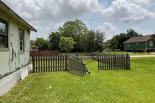 6708 Hawthorne Rd, Hitchcock, TX 77563 - Photo 9