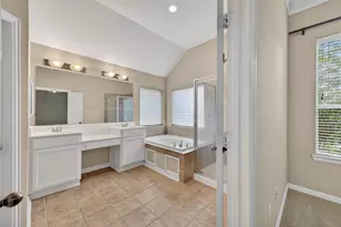 14326 Manorbier Ln, Sugar Land, TX 77498 - Photo 19