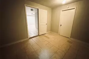 4410 Galesburg St, Houston, TX 77051 - Photo 9