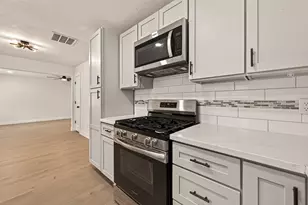 9527 Vanwood St, Houston, TX 77040 - Photo 11