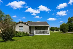 202 N Logan St, Texas City, TX 77590 - Photo 1