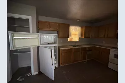 6026 Glenhurst Drive, Houston, TX 77033 - Photo 15