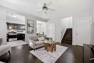 910 Hillstar St, Houston, TX 77009 - Photo 3