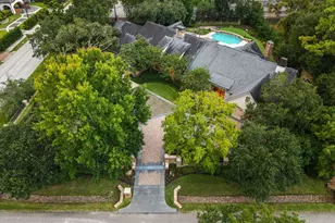 1 Gage Ct, Houston, TX 77024 - Photo 3