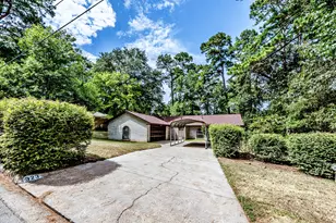323 Parkhill St, Huntsville, TX 77340 - Photo 17