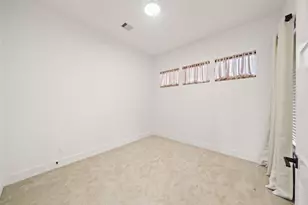 2416 Sumpter St, Houston, TX 77026 - Photo 11