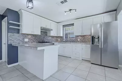 7118 Heron Drive, Houston, TX 77087 - Photo 17