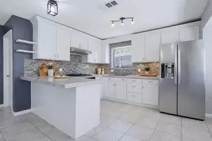 7118 Heron Dr, Houston, TX 77087 - Photo 1