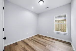 7318 Victoria St, Houston, TX 77020 - Photo 11