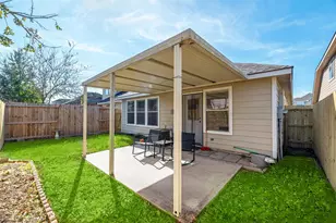 10834 Windfern Lakes St, Houston, TX 77064 - Photo 19