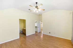 10834 Windfern Lakes St, Houston, TX 77064 - Photo 11