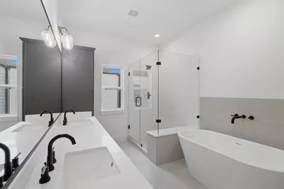 326 Eastwood Street, Houston, TX 77011 - Photo 11