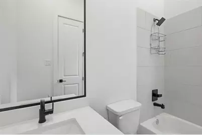 326 Eastwood Street, Houston, TX 77011 - Photo 15