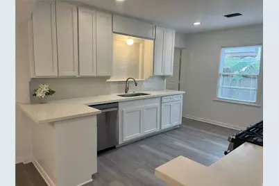 56 Trenwood Lane, Houston, TX 77022 - Photo 11