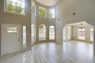 10102 Elder Mill Ln, Sugar Land, TX 77498 - Photo 5