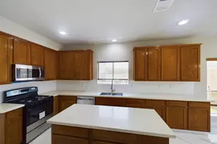 10102 Elder Mill Ln, Sugar Land, TX 77498 - Photo 11