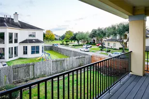 15127 Oldtown Bridge Ct, Sugar Land, TX 77498 - Photo 33