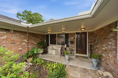 9910 Pine Lake Drive, Houston, TX 77055 - Photo 3