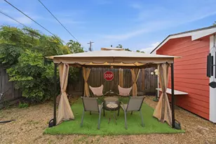 9910 Pine Lake Dr, Houston, TX 77055 - Photo 23