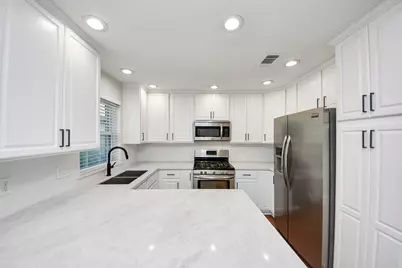 2506 Lively, Sugar Land, TX 77479 - Photo 5