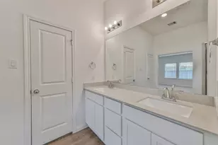 3015 King Oaks St, Baytown, TX 77251 - Photo 15
