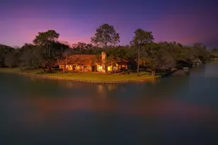 802 San Marino St, Sugar Land, TX 77478 - Photo 3