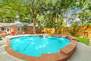 1613 California St, Houston, TX 77006 - Photo 1