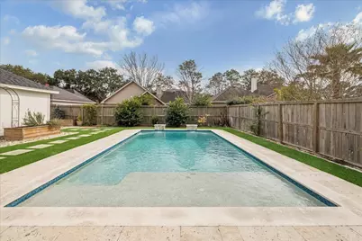 15910 Park Center Drive, Houston, TX 77059 - Photo 3