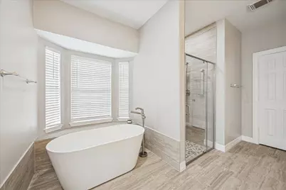 15910 Park Center Drive, Houston, TX 77059 - Photo 17