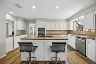 12107 Burgoyne Dr, Houston, TX 77077 - Photo 9