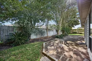 12107 Burgoyne Dr, Houston, TX 77077 - Photo 19