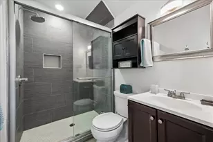 10602 Riverview Dr, Houston, TX 77042 - Photo 37