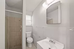 4319 Tiffany Dr, Houston, TX 77045 - Photo 9