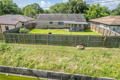 206 Kelly Lane, Baytown, TX 77521 - Photo 37