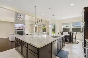 6011 Abercombie Ln, Sugar Land, TX 77479 - Photo 15