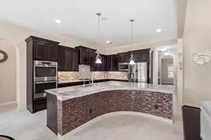 6011 Abercombie Ln, Sugar Land, TX 77479 - Photo 13
