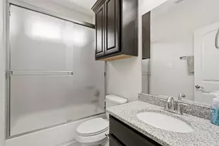 6011 Abercombie Ln, Sugar Land, TX 77479 - Photo 29