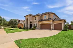 6011 Abercombie Ln, Sugar Land, TX 77479 - Photo 3