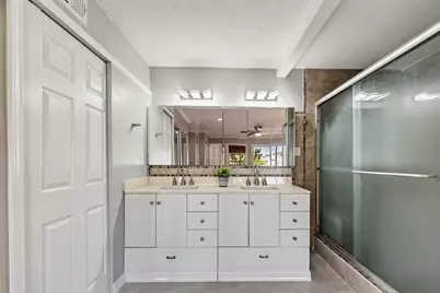 781 Country Place Drive #2054, Houston, TX 77079 - Photo 31