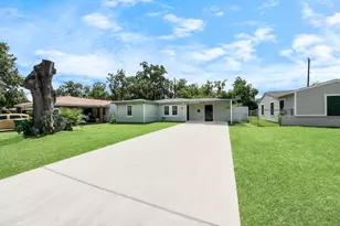 5202 Pensdale St, Houston, TX 77033 - Photo 3