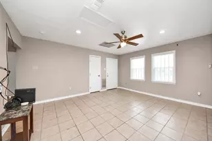5202 Pensdale St, Houston, TX 77033 - Photo 7