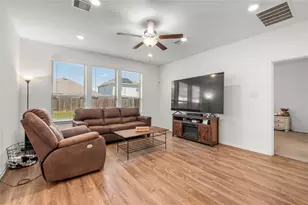 736 Scenic Lake Dr, La Marque, TX 77568 - Photo 13