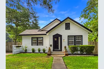 24 11th Avenue N, Texas City, TX 77590 - Photo 1